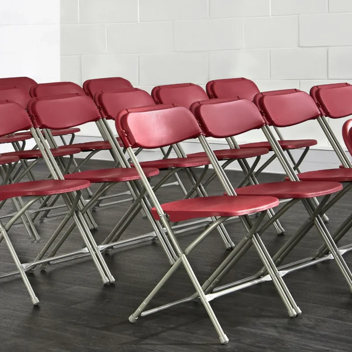 84 x Classic Straight Back Folding Chair   Trolley Bundle