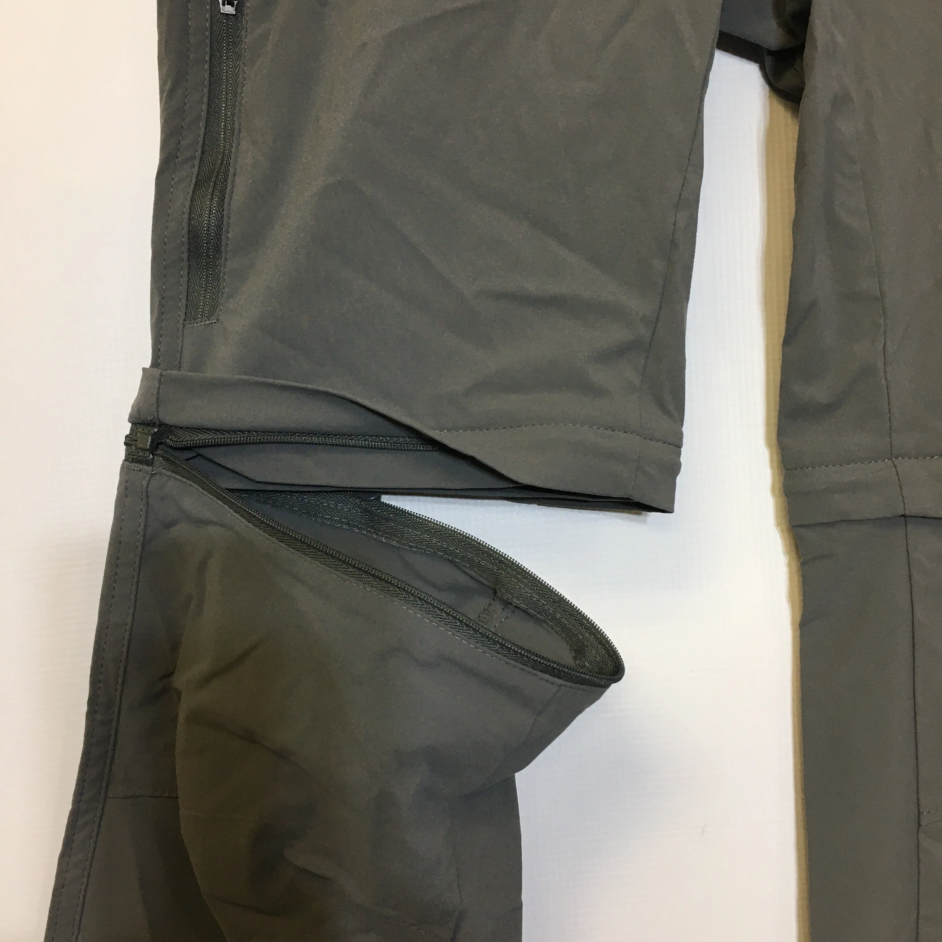 Columbia Women's Convertible Hiking Pants - Size 2(34) - Pre-Owned - B8262H